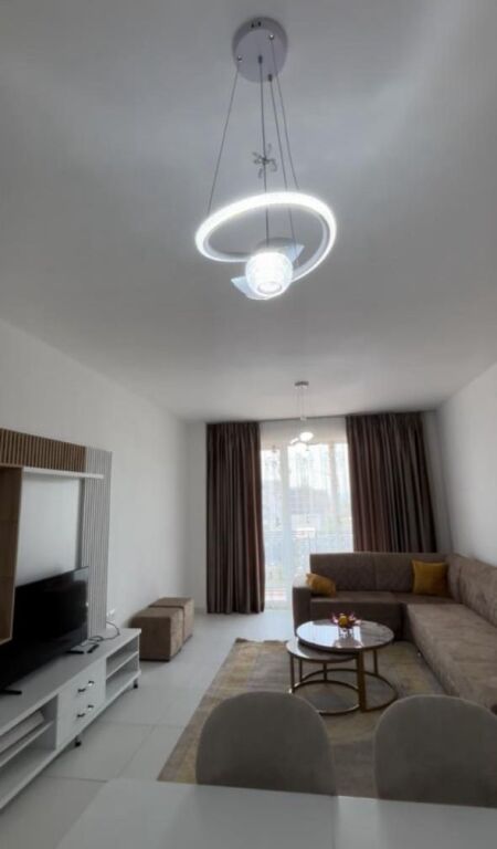 Jepet me qera apartament 1+1 tek rrethrrotullimi i Paskuqanit