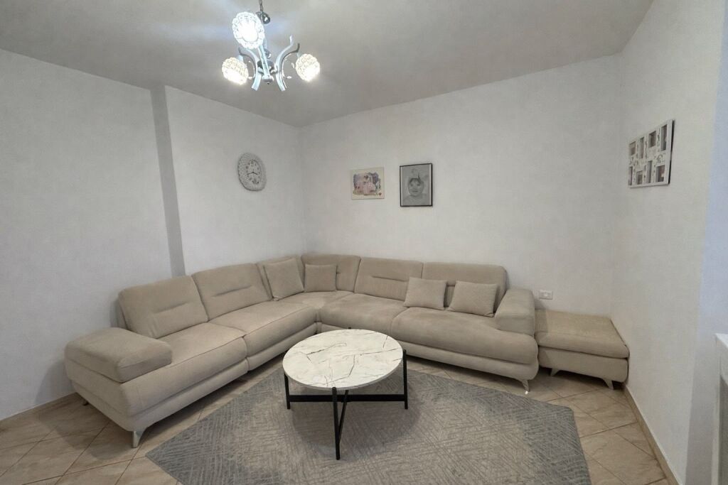 🏡 Shitet Apartament 1+1 në Fushë-Mëzez – Mbrapa Ardenos