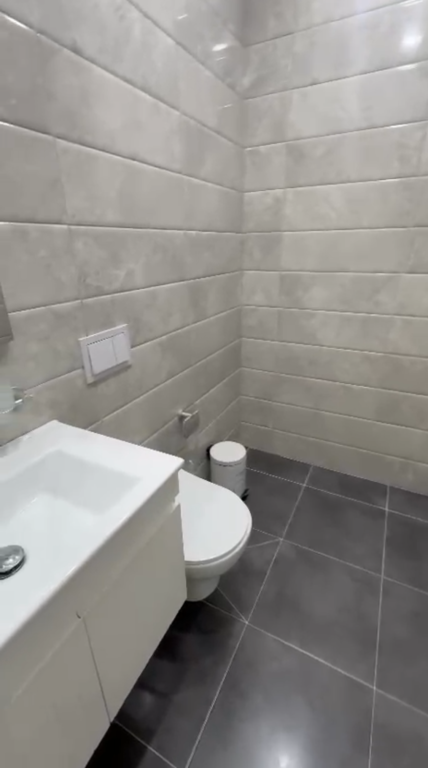Apartament 2+1+2 per qera perballe me UET !