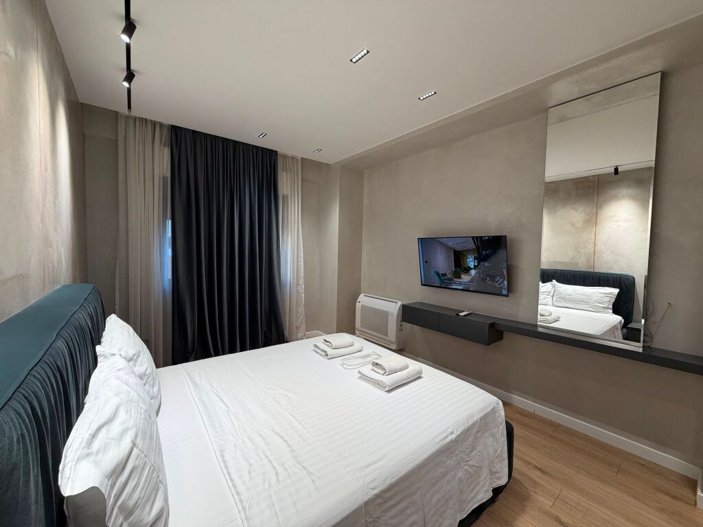 Apartament 1+1 per shitje tek Komuna e Parisit.