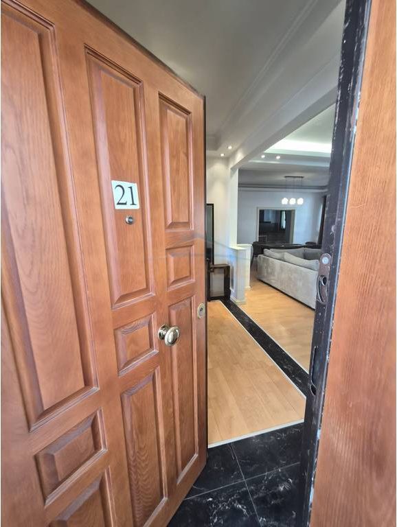 Shitet, Apartament 3+1+post parkimi, Myslym shyri, Tirane