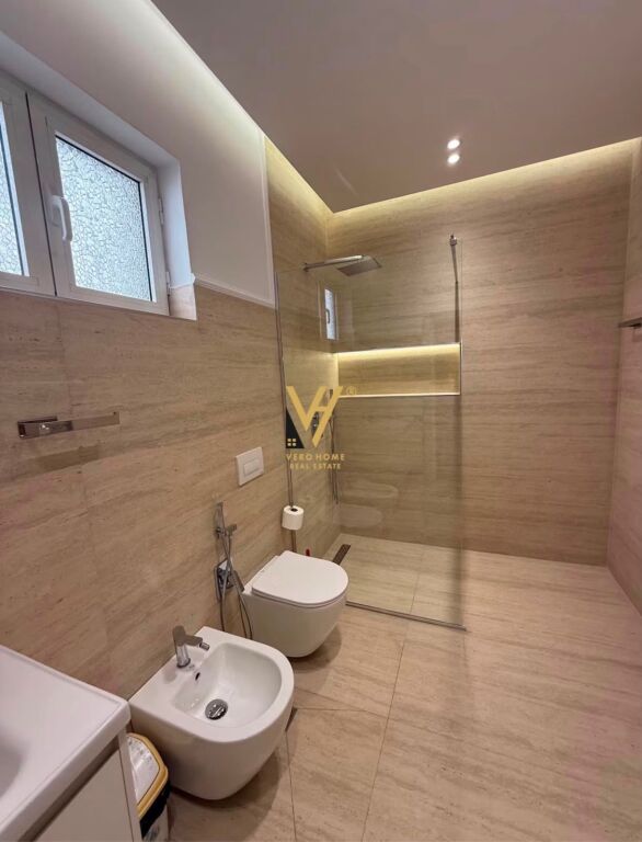 MONOLOCALE 35 M2 IN AFFITTO IN VIA BARRICATE 50.000 LEKE