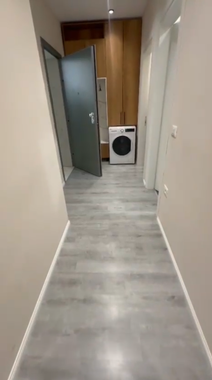 Apartament 2+1+2 per qera perballe me UET !