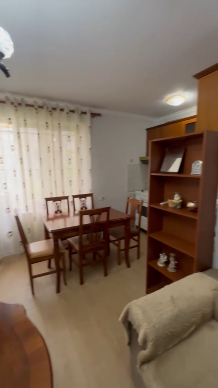 Apartament 1+1 per shitje Stacioni i Trenit Rruga Karl Gega !
