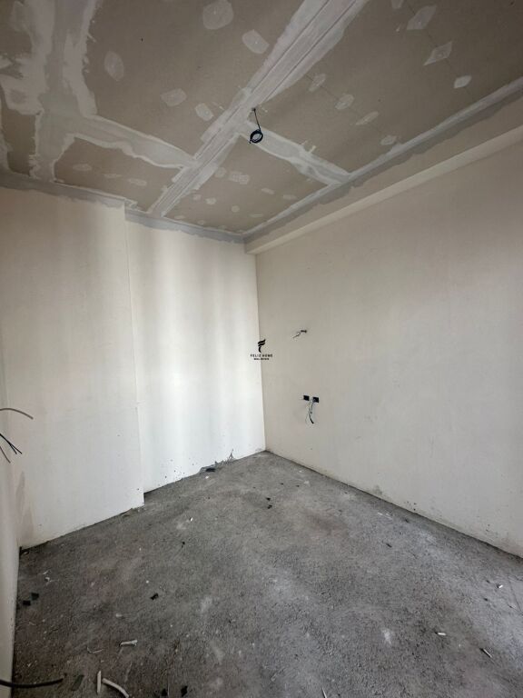 SHITET APARTAMENT 1+1 RRUGA E KAVAJES 110.000 EURO FH-83379