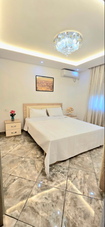 1+1 Premium pranë Shkollës së Bashkuar – Totalisht i mobiluar
