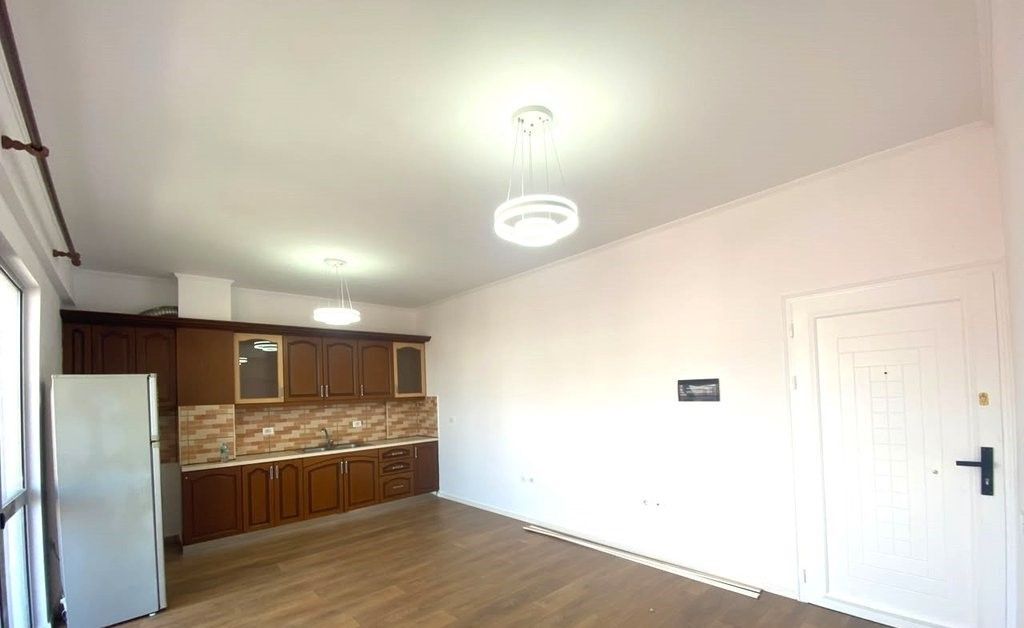 Shitet Apartament 1+1 , Kodra e Diellit