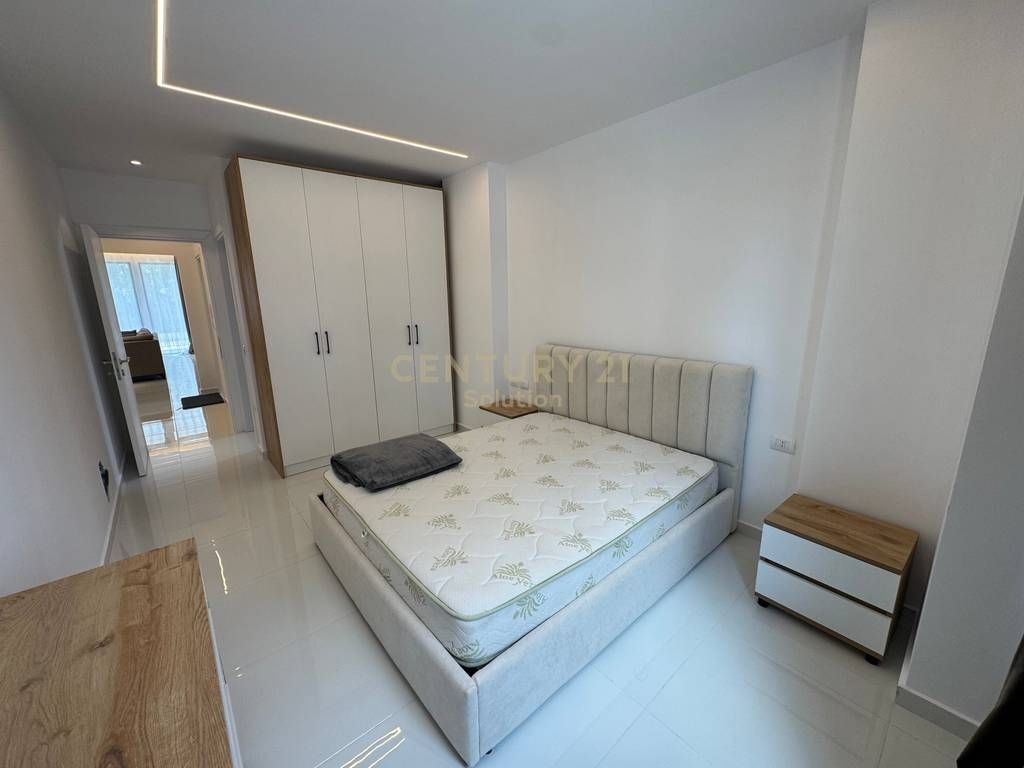 Apartment 2+1+2 with parking space for rent near the Dry Lake.