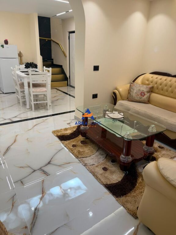 JEPET DUPLEX 2+1 ME QERA "PRANE AMBASADES AMERIKANE" 800 EURO