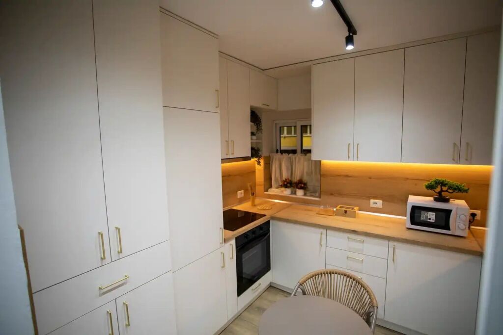 Affitto | Apartament 1 + 1 | Xhamlliku | 500 €/mese