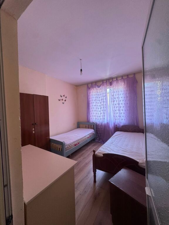 Apartament 2+1 per shitje Shkolla e Bashkuar !