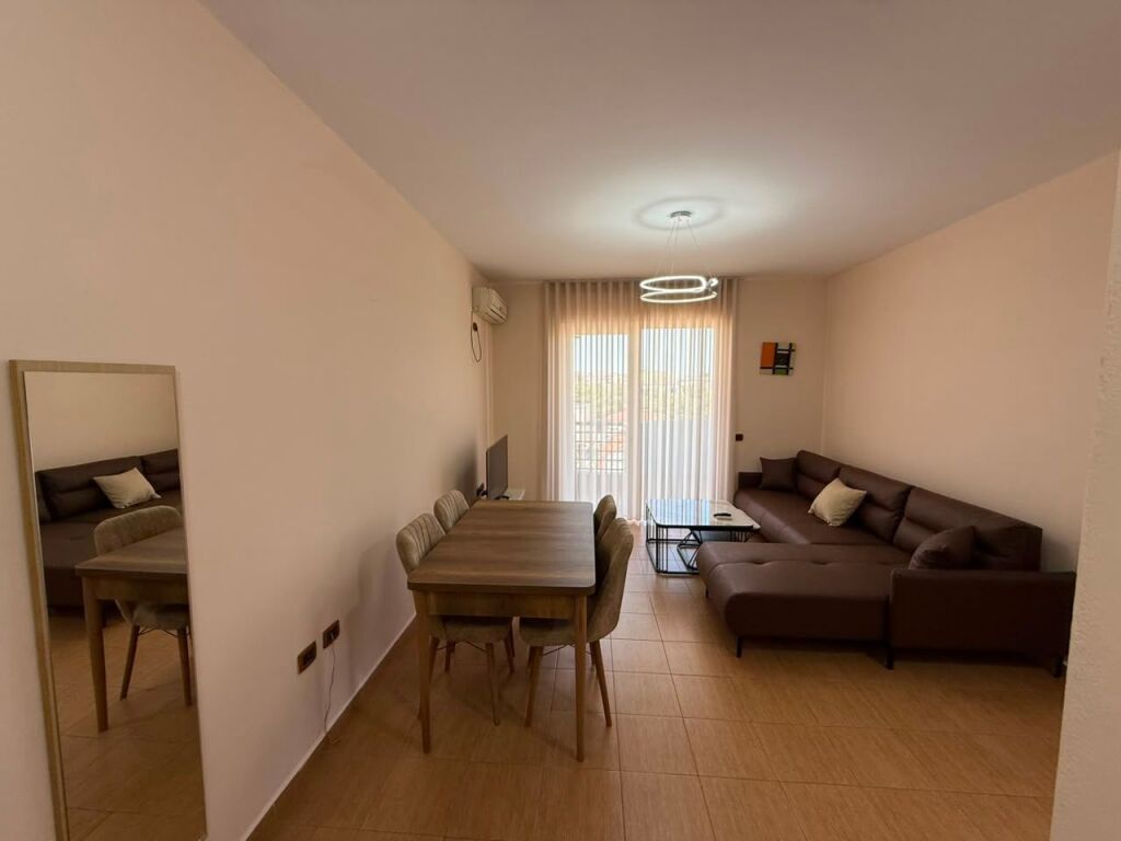 🏡 Affittasi Appartamento Moderno 1+1 – Via Dritan Hoxha, Laprakë