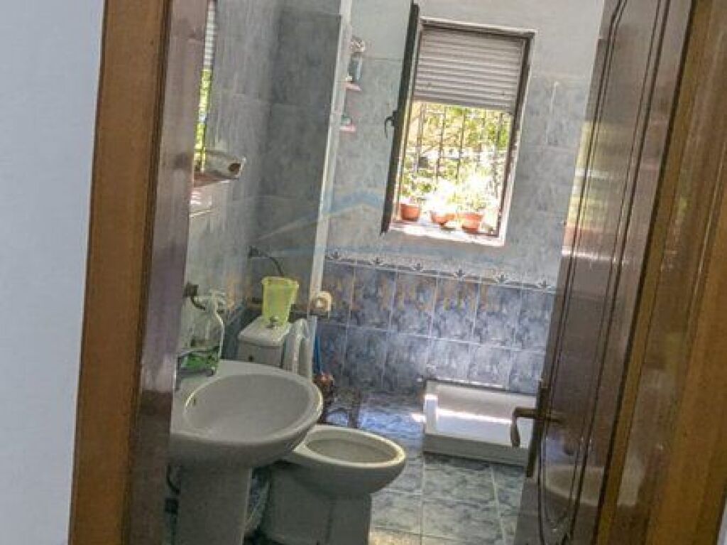 In vendita, Appartamento 1+1, Ali Demi, Tirana.