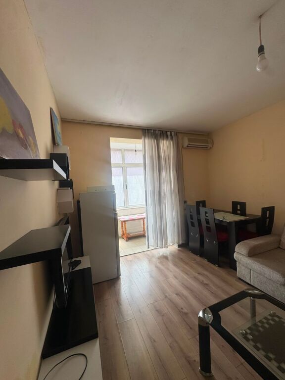 Apartament 2+1 per shitje Shkolla e Bashkuar !