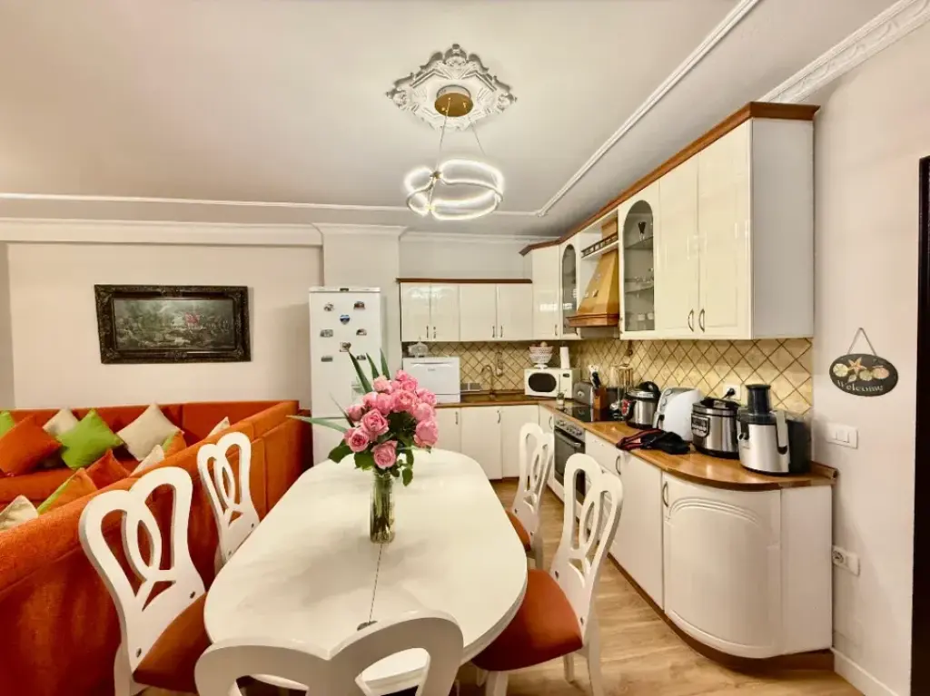 Rent | Apartament 2 + 1 | Komuna Parisit | 1000 €/month