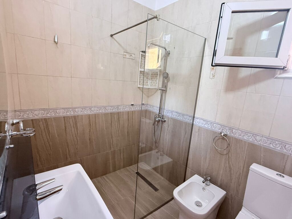 Apartament me qera
