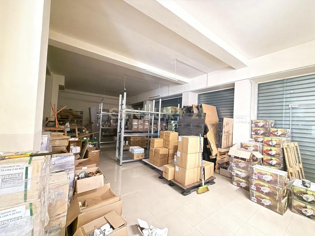OCCASIONE!!! UNITÀ COMMERCIALE DI 233M2 IN VENDITA SUL BOULEVARD MIGJENI, YZBERISH