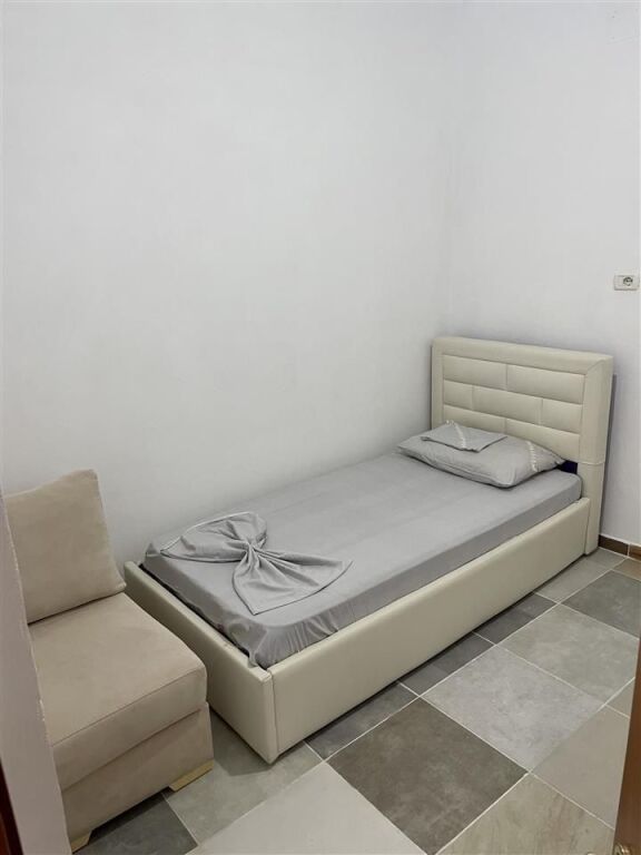 Affitto | Shtëpi private 2 + 1 | 400 €/mese