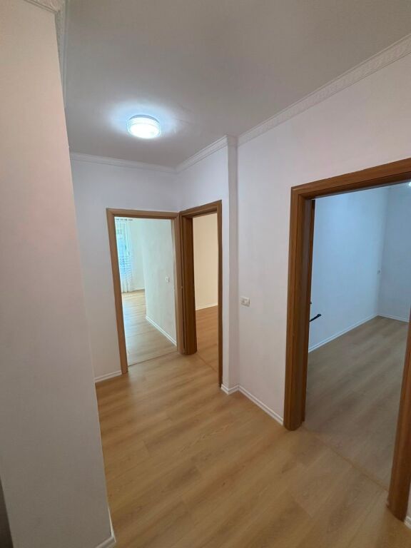 Apartament per shitje 2+1 ne zonen e Freskut/rruga e Dajtit/ 200 metra nga Market Ana