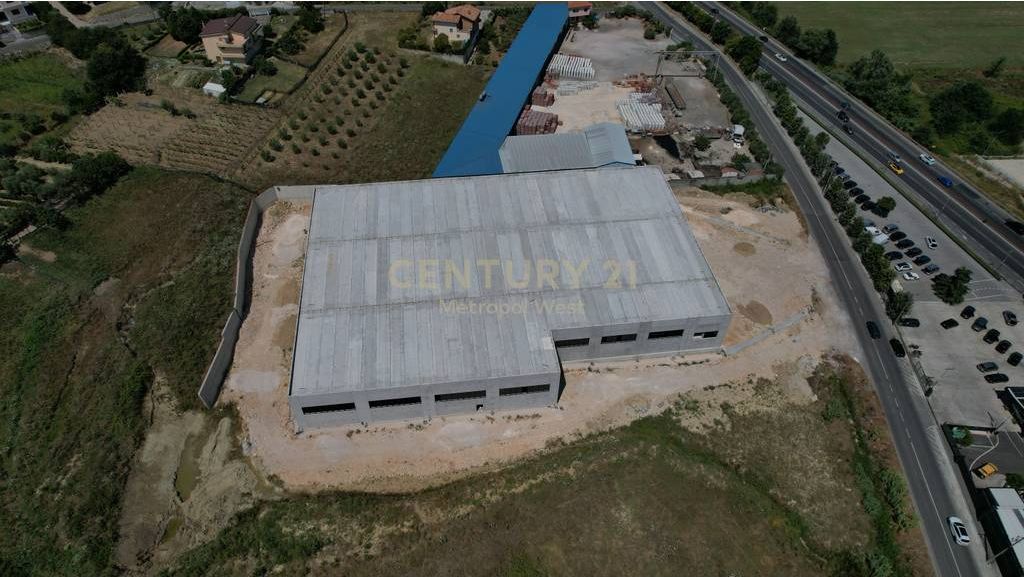 Objekt Industrial Premium për Shitje – Sukth, pranë Autostradës