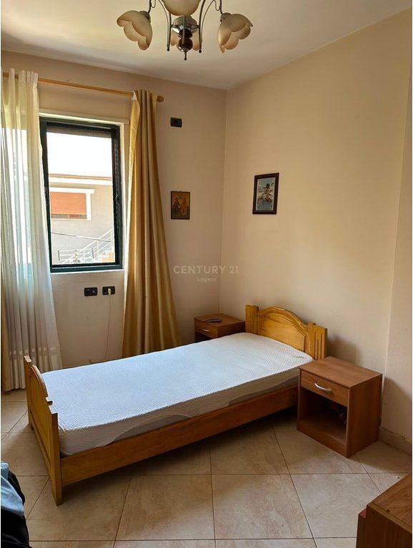 Appartamento 3+1+2 in vendita a Fresk, Tirana