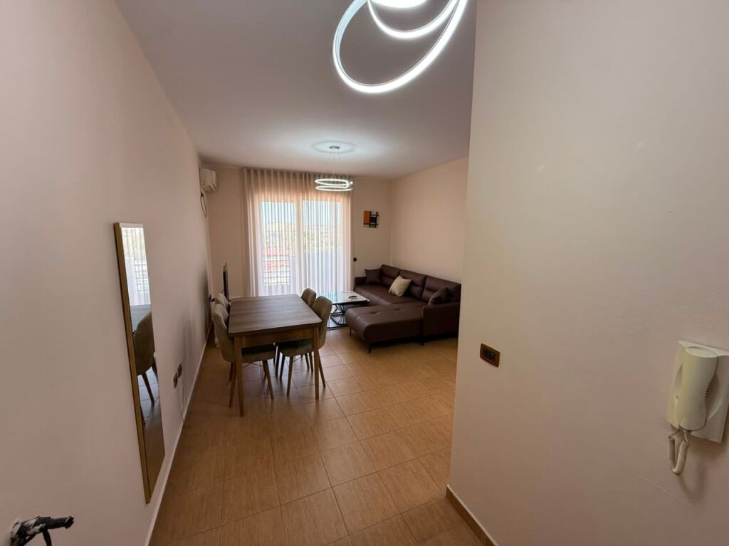 🏡 Affittasi Appartamento Moderno 1+1 – Via Dritan Hoxha, Laprakë