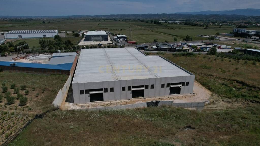 Objekt Industrial Premium për Shitje – Sukth, pranë Autostradës