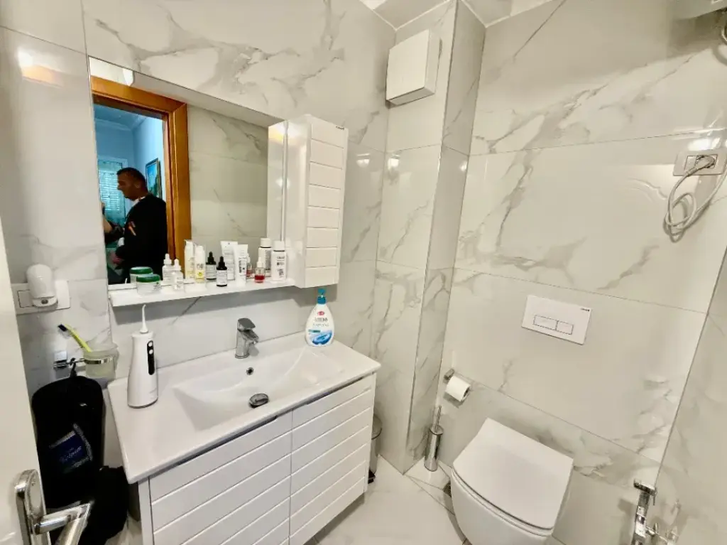 Rent | Apartament 2 + 1 | Komuna Parisit | 1000 €/month