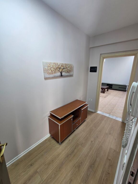 Apartament me qera 1+1 në qendër të Durrësit – Pranë Sheshit Pranvera