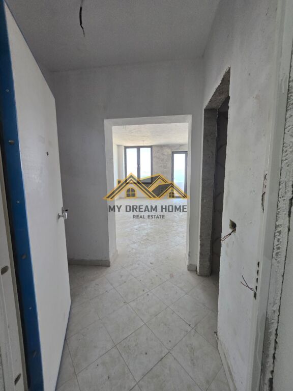 Apartament 2+1+2+2 Ballkone per Shitje ne Vollga,Durres Pamje e Plote nga Deti