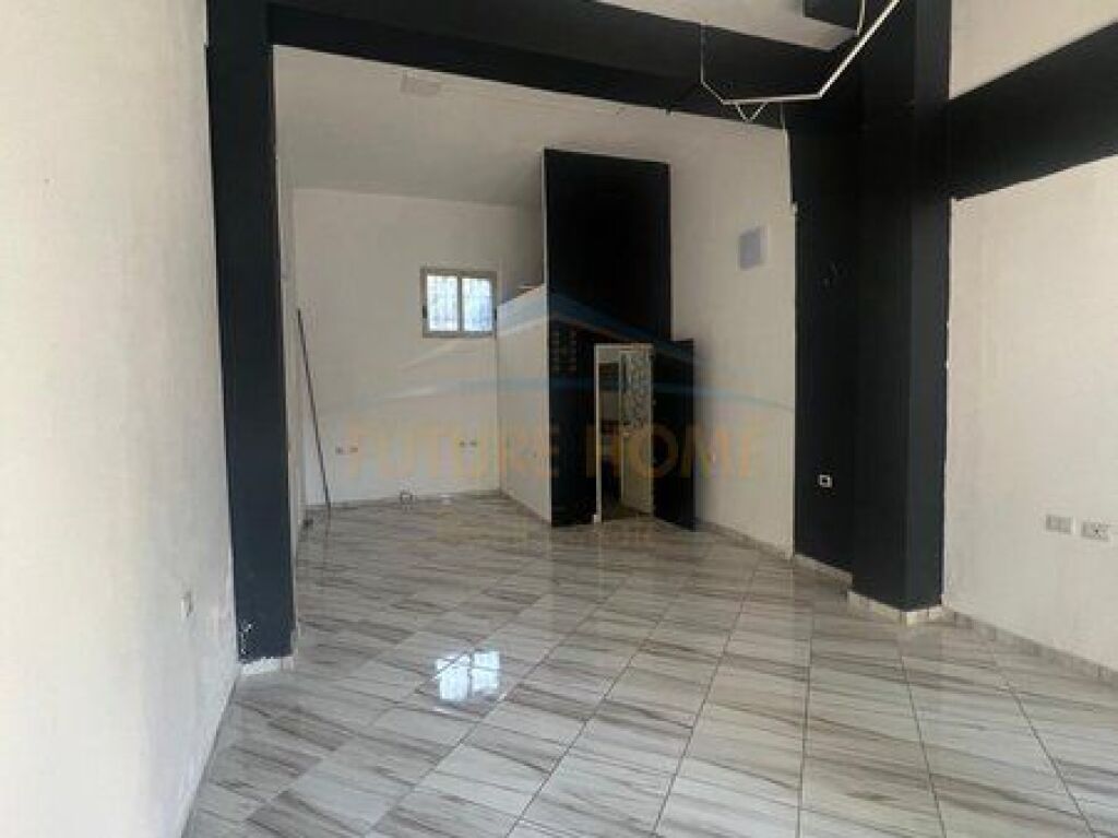 Qera Ambient Biznesi, Muzeu Deshmoreve, Durres
