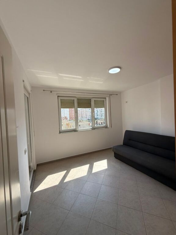 Jepet me Qera Apartament 2+1 – Astir, te Vila L