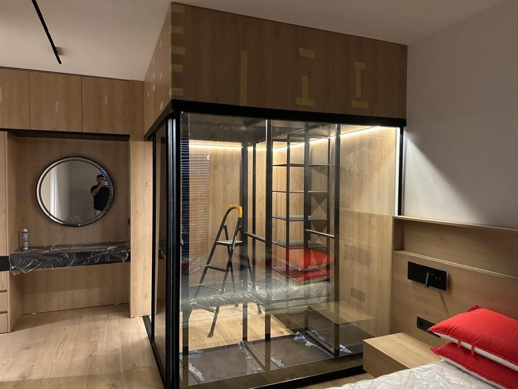 Apartment 2+1 for sale at Bulevardi Ri contact