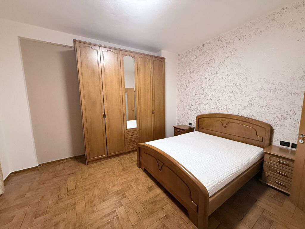 Apartament me qera