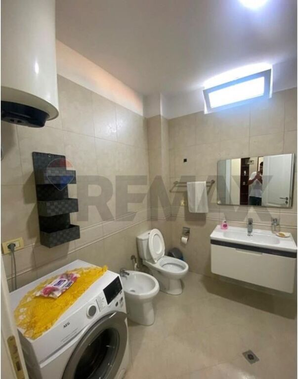 Apartament 2+1 per qera tek Rruga e Barrikadave