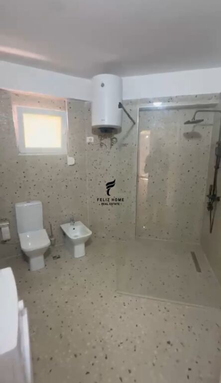 OFFICE FOR RENT 120 M2 GARDA 90,000 LEKE FH-83532