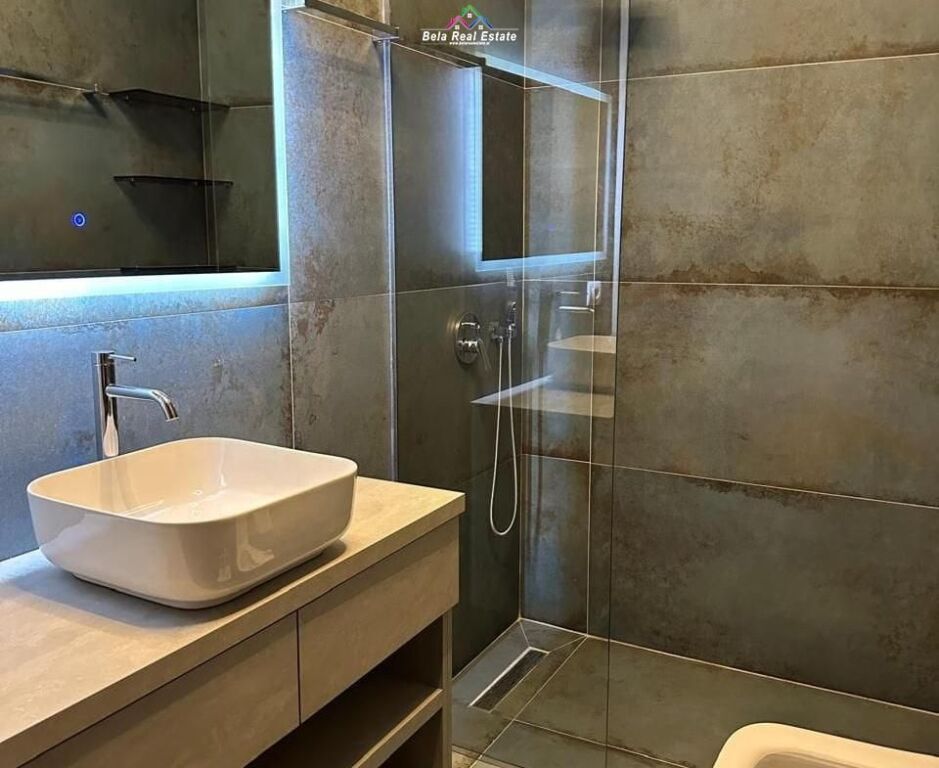 Apartament Me Qera 3+1+2 Tek Rruga e Kavajes (ID B230196) Tirane