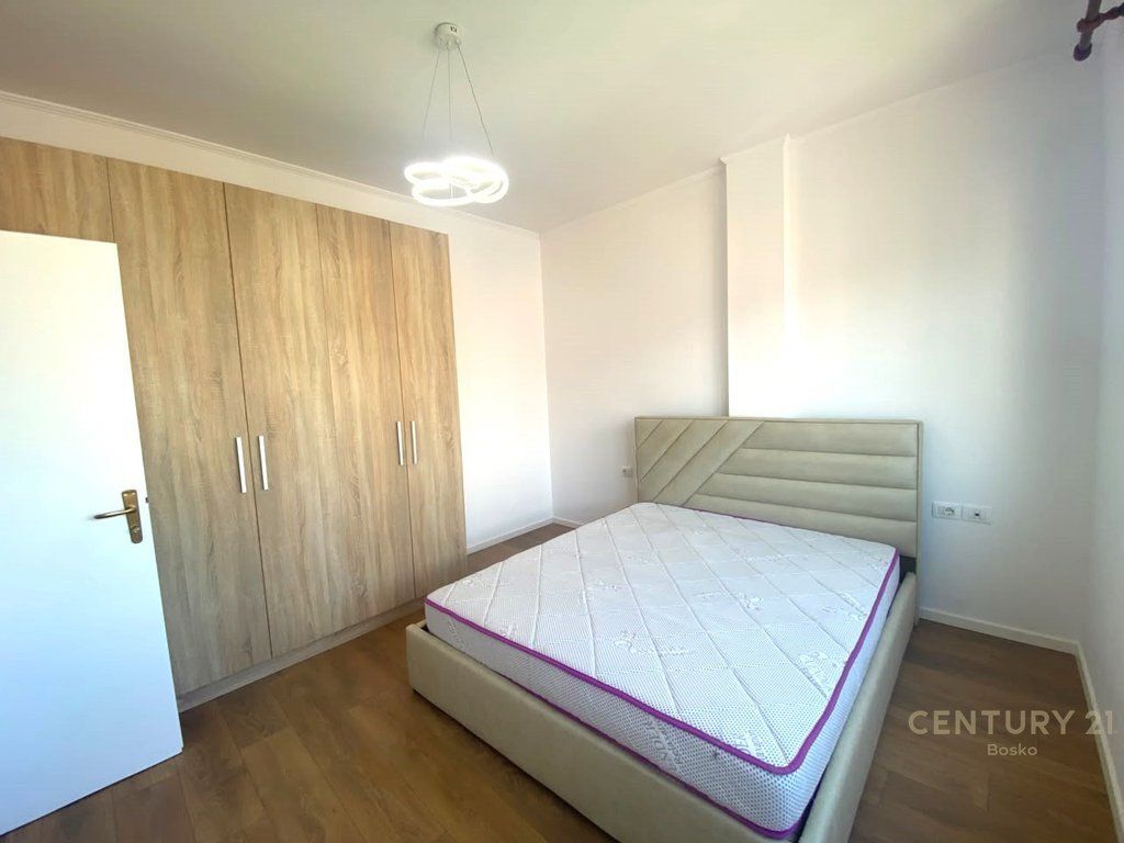 Shitet Apartament 1+1 , Kodra e Diellit