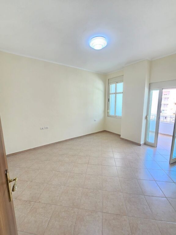 🌊 SHITET APARTAMENT 1+1 – VETËM 70 METRA NGA DETI | SHKËMBI I KAVAJËS