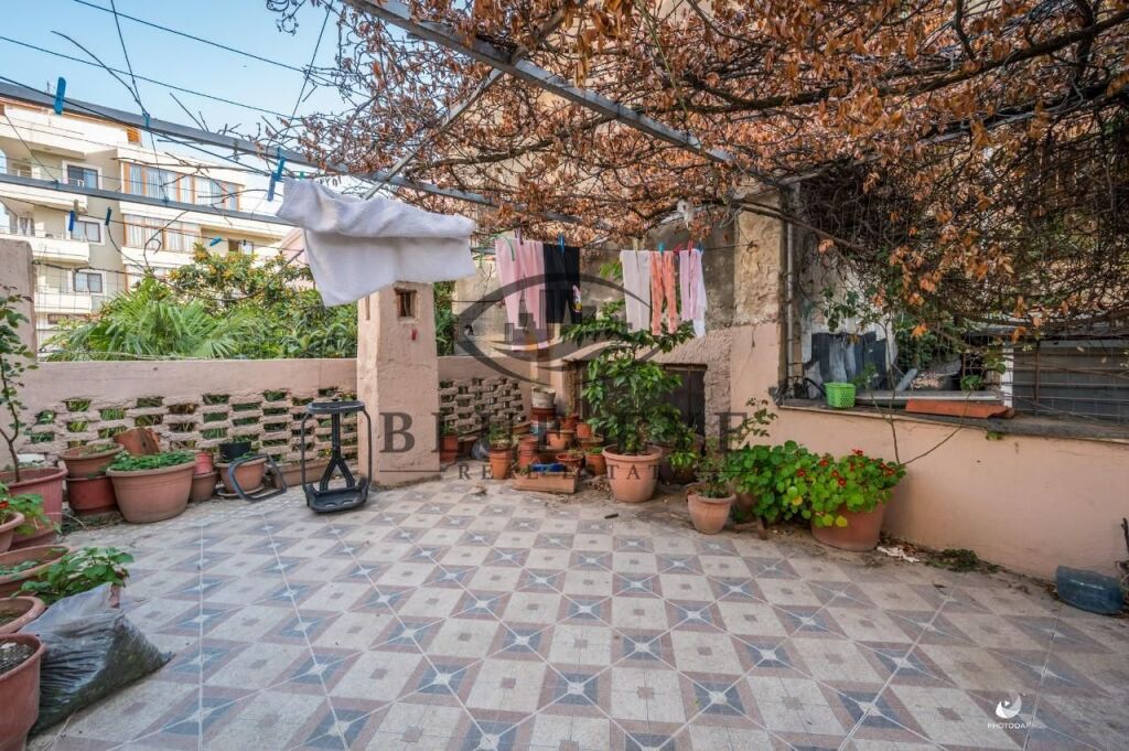 Vilë Elitare për Shitje në Zemër të Durrësit – Pranë Bashkisë.