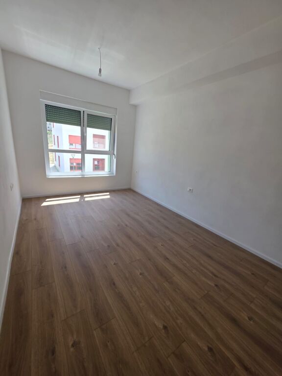 Appartamento 1+1 in Vendita in Via Ali Demi, Tirana