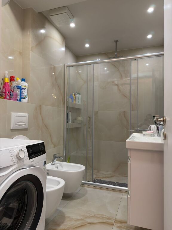 Appartamento 1+1 in vendita in Via Kavaja vicino al Centro di Tirana !
