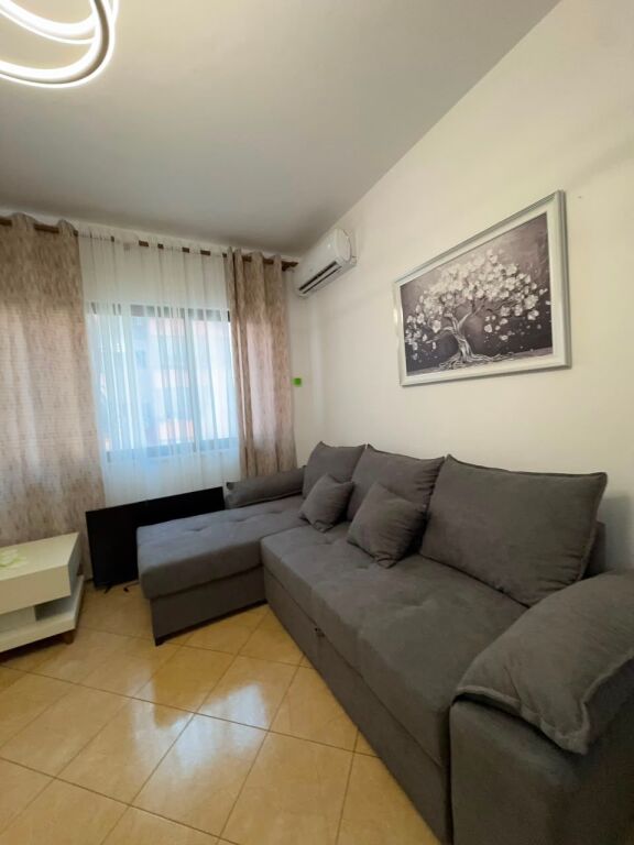 Jepen me qera Apartment 1+1+ballkon📍Zgara 5Maji, 5 Maj