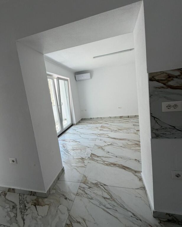 Office Space for Rent – 21 Dhjetori, Mozaiku