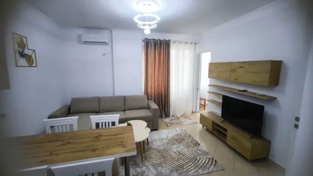 Affitto | Apartament 1 + 1+Ballkon | Astir | 470 €/mese