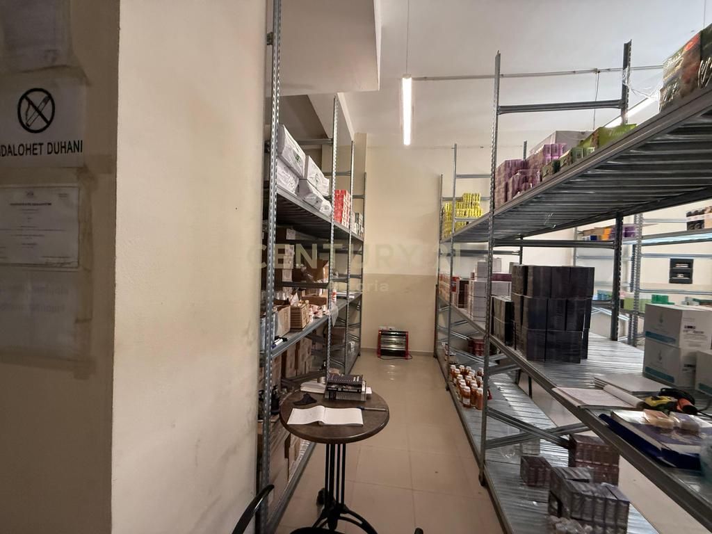 OCCASIONE!!! UNITÀ COMMERCIALE DI 233M2 IN VENDITA SUL BOULEVARD MIGJENI, YZBERISH