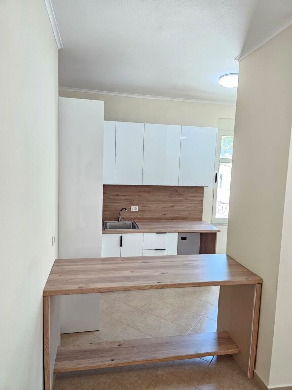 🌊 SHITET APARTAMENT 1+1 – VETËM 70 METRA NGA DETI | SHKËMBI I KAVAJËS