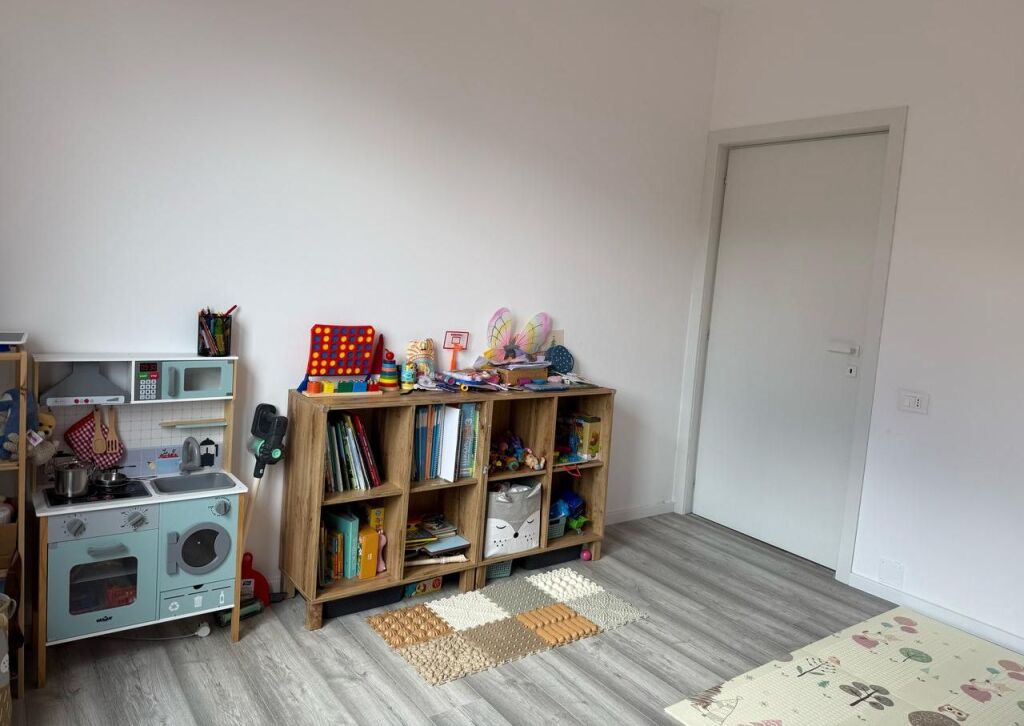 🌊 2+1 Apartment with Sea View for Sale in Durres – Only 120 m from the Beach