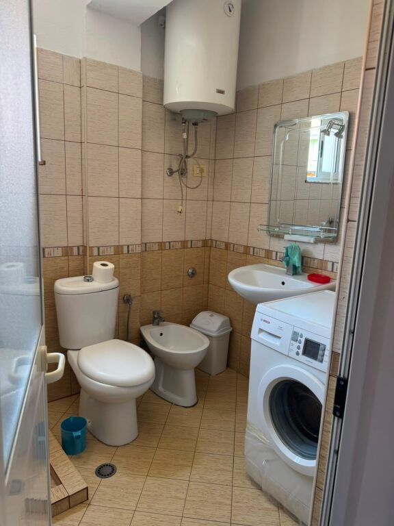 Affitto | Shtëpi private 1 + 1 | Ali Demi | 350 €/mese