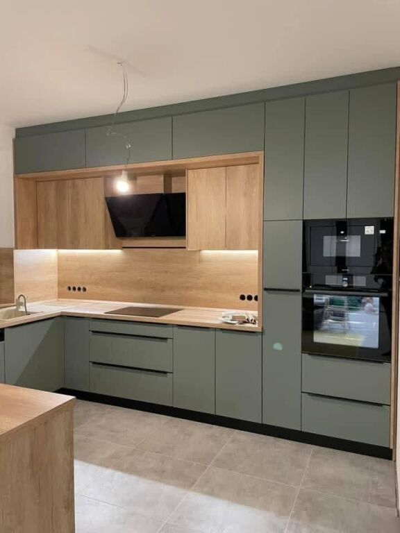 Bulevardi i Ri, jepet me qera apartament 1+1.